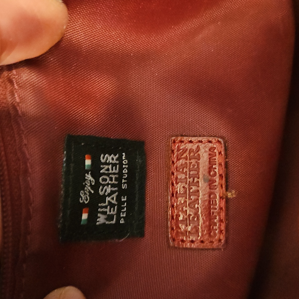Red Pelle Studio By Wilsons Leather. Italian leather. Shows Signs of wear - Picture 3 of 9